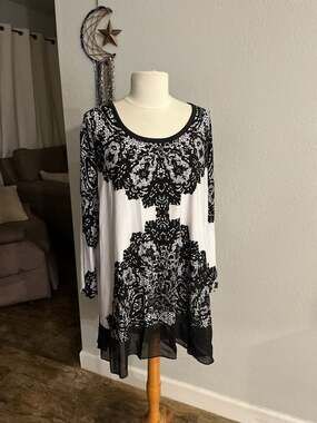 Kate & Mallory Black & White Damask Print Long Sleeve Tunic Top Size 3X